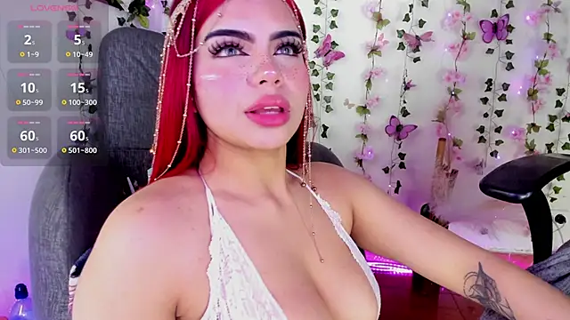 Snapshot of saray__jones chatting on 7, 5, 2026 saray jones online show from 7, 5, 2026