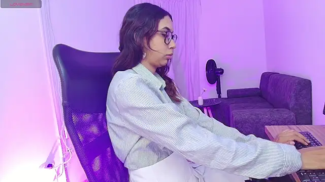 RenataLujan  online show from 24, 1, 2025