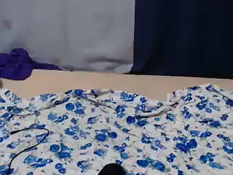 Prettysharrie online show from 25, 1, 2025