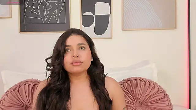 Snapshot of RachelRusso chatting on 8, 2, 2025 RachelRusso online show from 8, 2, 2025