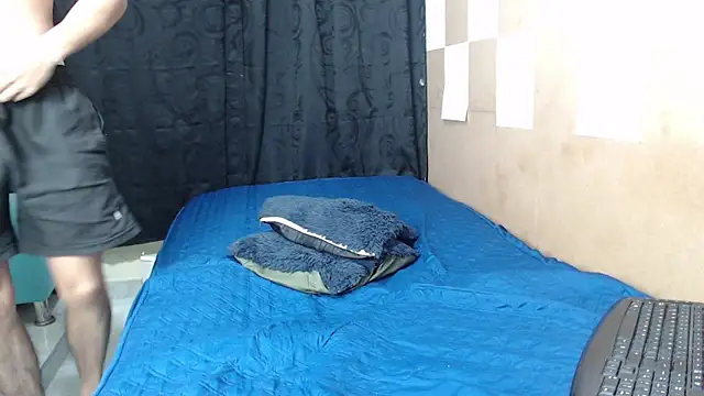 Snapshot of HENRY_SENNI chatting on 28, 1, 2025 HENRY SENNI online show from 28, 1, 2025