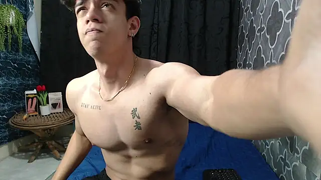 Snapshot of HENRY_SENNI chatting on 28, 2, 2025 HENRY SENNI online show from 28, 2, 2025