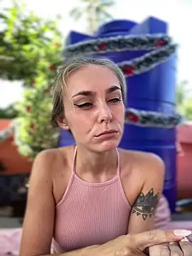 White Lu online show from 18, 12, 2025