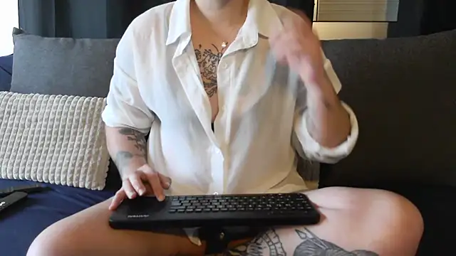 bunnyfox420 online show from 25, 3, 2026