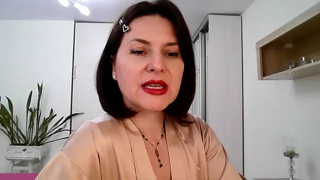 Victoria Glam online show from 6, 4, 2026