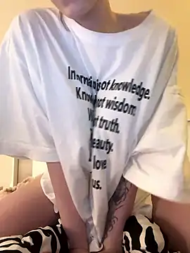 Molli Luv online show from 21, 10, 2025