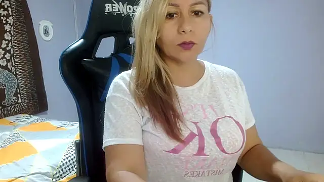 Snapshot of mariana0x chatting on 5, 3, 2025 mariana0x online show from 5, 3, 2025