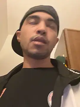 Snapshot of tony51753 chatting on 26, 1, 2025 tony51753 online show from 26, 1, 2025