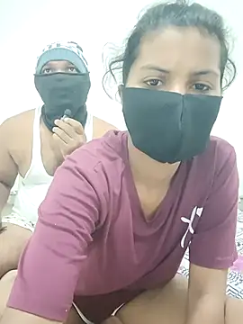 Snapshot of shonababu18 chatting on 24, 10, 2025 shonababu18 online show from 24, 10, 2025