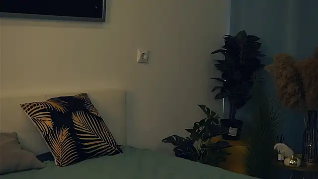 VeronaCritchlow online show from 21, 2, 2025