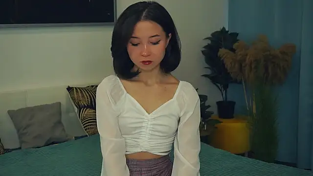 VeronaCritchlow online show from 9, 3, 2025