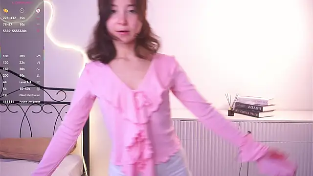 VeronaCritchlow online show from 31, 3, 2026