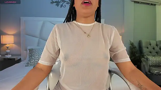 Snapshot of ZoeySnow chatting on 3, 3, 2025 ZoeySnow online show from 3, 3, 2025