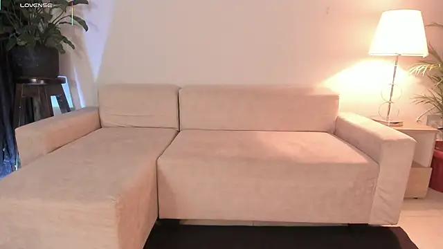 Hannah Jonhson online show from 12, 3, 2026