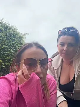 Snapshot of MolliexLexi1 chatting on 25, 1, 2025 MolliexLexi1 online show from 25, 1, 2025