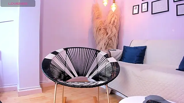 alana rossetti online show from 16, 11, 2025