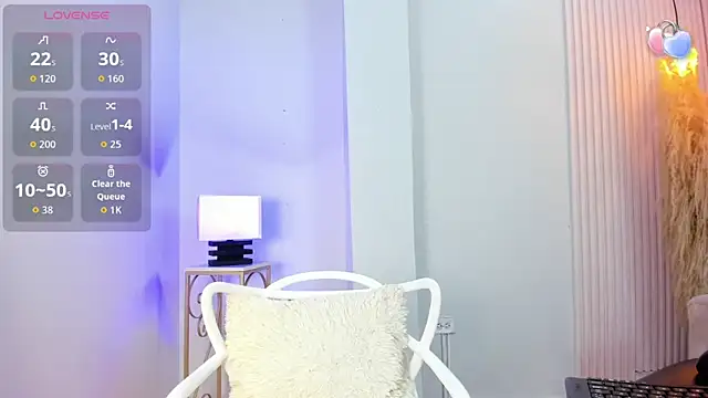 Snapshot of alana_rossetti chatting on 10, 4, 2026 alana rossetti online show from 10, 4, 2026