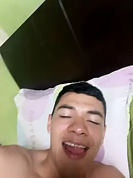 Snapshot of andresiito203 chatting on 8, 2, 2025 andresiito203 online show from 8, 2, 2025