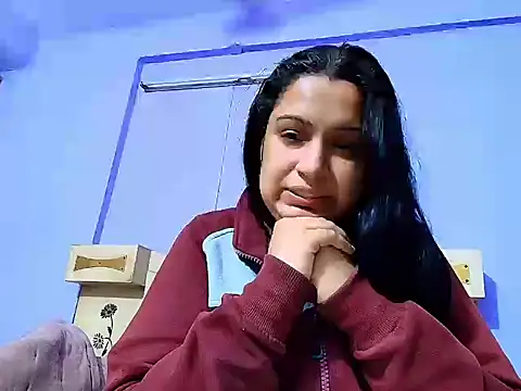 Snapshot of Sophia_James chatting on 7, 3, 2025 Sophia James online show from 7, 3, 2025