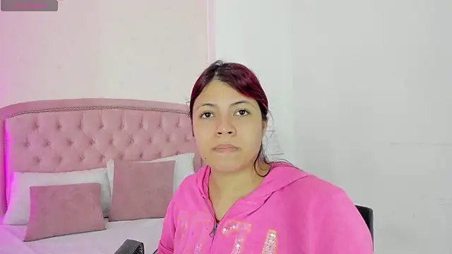 Kendall  Fox online show from 25, 10, 2025