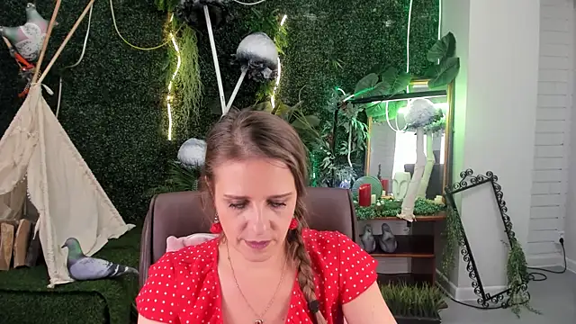 EmiliaBedy online show from 1, 2, 2025