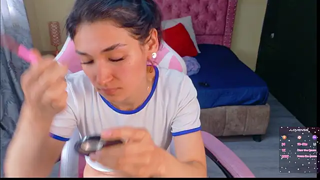 Sofii cutee online show from 7, 1, 2026