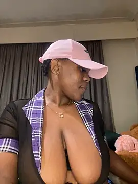 Boneca25 online show from 1, 3, 2025