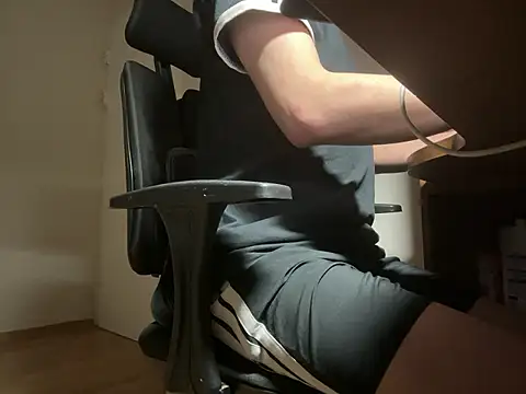 Snapshot of Phil_6677 chatting on 1, 12, 2025 Phil 6677 online show from 1, 12, 2025