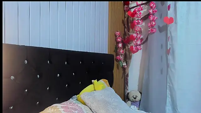 Snapshot of vicky__skinny_1 chatting on 25, 2, 2025 vicky  skinny 1 online show from 25, 2, 2025