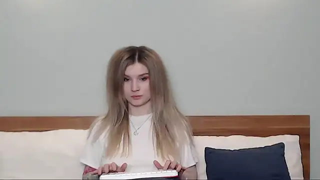 Snapshot of Chloe_Addison chatting on 27, 1, 2025 Chloe Addison online show from 27, 1, 2025