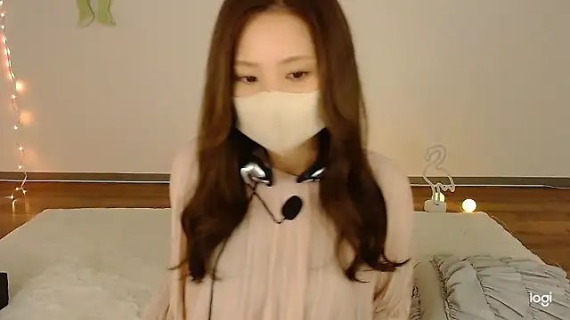 Snapshot of hinano_JP chatting on 2, 10, 2025 hinano JP online show from 2, 10, 2025