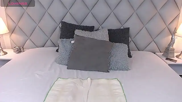 LalyCastro online show from 18, 2, 2025