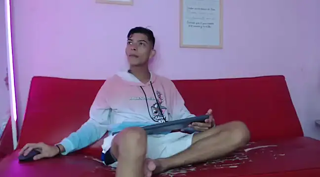 Snapshot of KING_STYLE2 chatting on 10, 3, 2025 KING STYLE2 online show from 10, 3, 2025