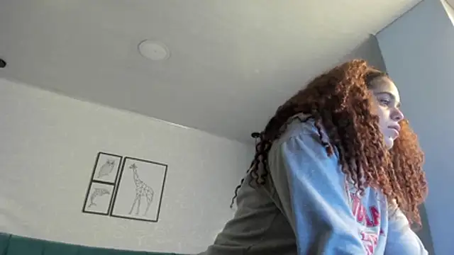 Snapshot of ninna_curly chatting on 8, 5, 2026 ninna curly online show from 8, 5, 2026