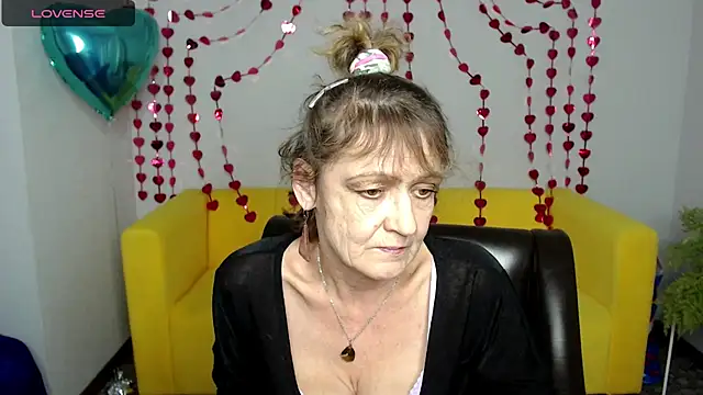 Snapshot of SexyGrandma_ chatting on 11, 2, 2025 SexyGrandma online show from 11, 2, 2025