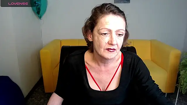 Snapshot of SexyGrandma_ chatting on 5, 3, 2025 SexyGrandma online show from 5, 3, 2025
