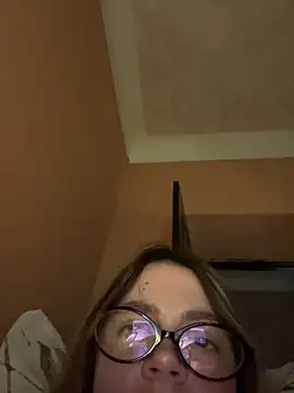 Snapshot of DearAlise chatting on 7, 6, 2026 DearAlise online show from 7, 6, 2026