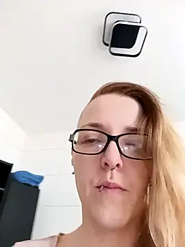 Astrid-Gilbert online show from 4, 2, 2025