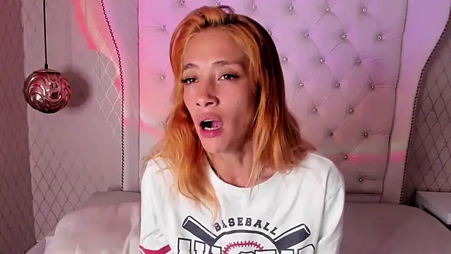 Snapshot of zoe_taylorr1 chatting on 21, 2, 2025 zoe taylorr1 online show from 21, 2, 2025