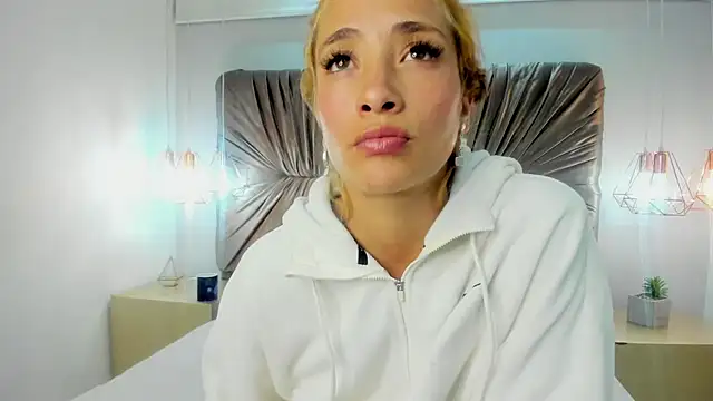 Snapshot of zoe_taylorr1 chatting on 26, 2, 2025 zoe taylorr1 online show from 26, 2, 2025