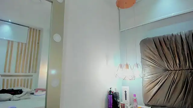 Snapshot of zoe_taylorr1 chatting on 2, 3, 2025 zoe taylorr1 online show from 2, 3, 2025