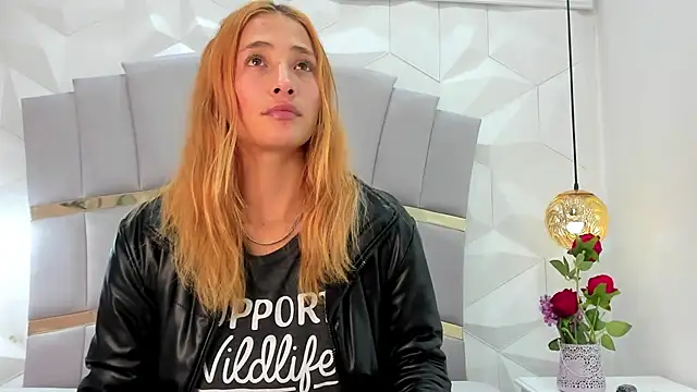 Snapshot of zoe_taylorr1 chatting on 8, 3, 2025 zoe taylorr1 online show from 8, 3, 2025