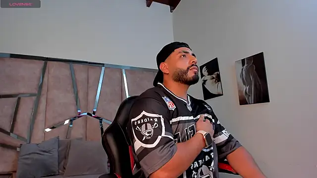 LeandroRusso online show from 28, 1, 2025