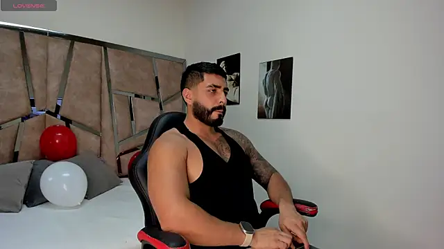 LeandroRusso online show from 15, 2, 2025