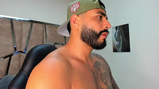 LeandroRusso online show from 24, 2, 2025