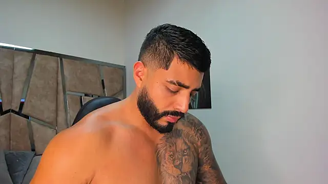 LeandroRusso online show from 25, 2, 2025