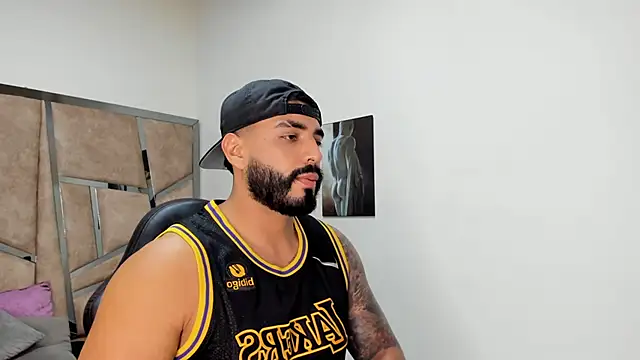 LeandroRusso online show from 28, 2, 2025