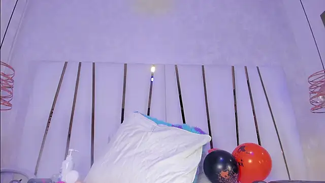 violet gray  online show from 24, 10, 2025