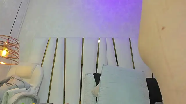 violet gray  online show from 9, 3, 2026