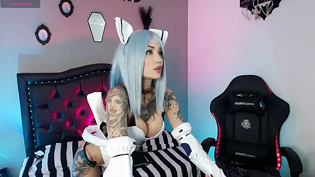 IsisRaichuu  online show from 19, 12, 2025